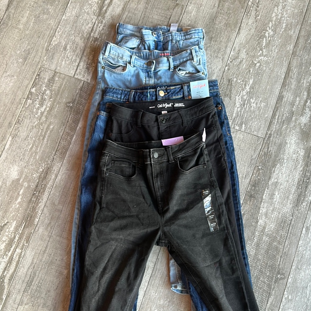Black Classic Cut Jeans Timeless Style
